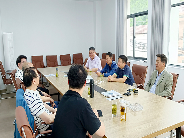 南信大人工智能學(xué)院副院長(zhǎng)李春彪來(lái)我公司考察指導(dǎo)(圖2)